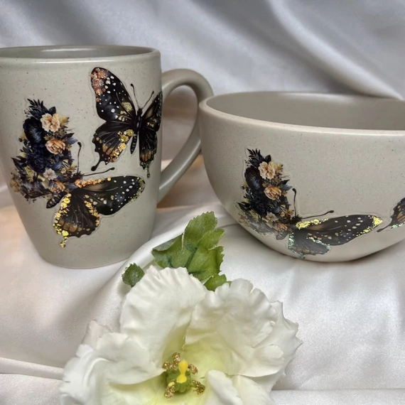 Kávés bögre és reggelizős tál - Bézs, fekete pillangós